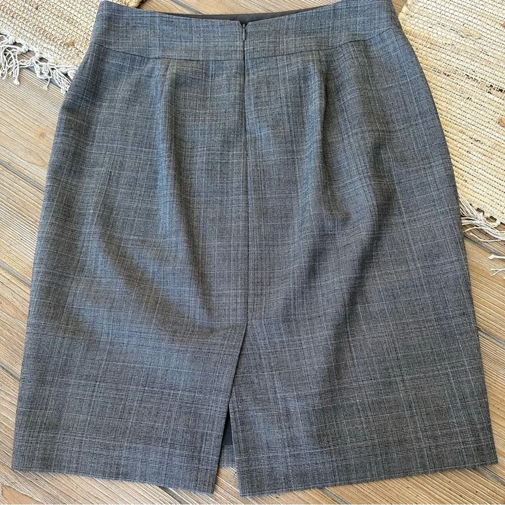 Banana Republic Gray Plaid Pencil Skirt - Picture 2 of 10